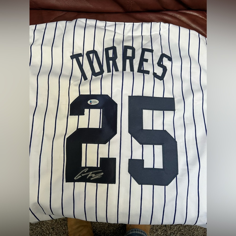 Gleyber Torres signed Yankees Jersey